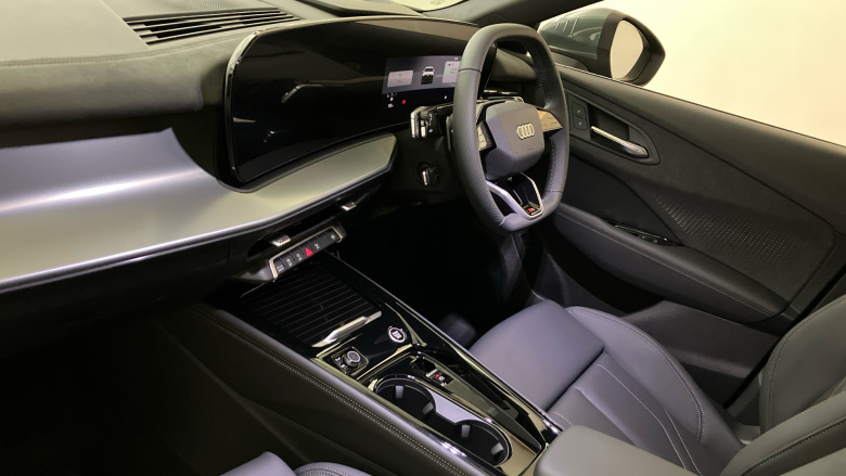 Audi Q3 2.0 TDI S Line 5dr S Tronic Diesel Estate